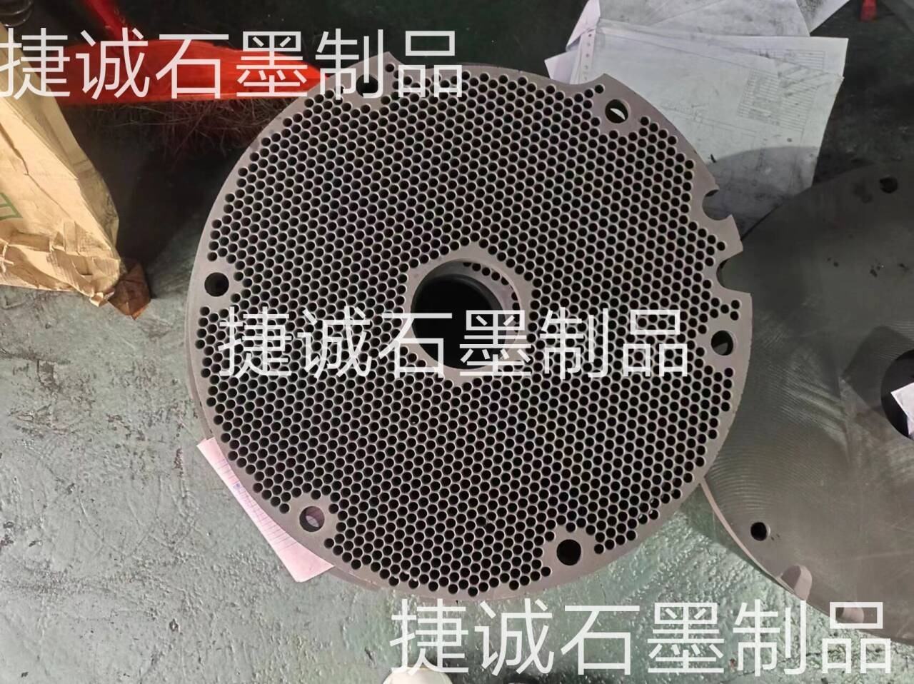 硬質(zhì)合金石墨盤，石墨盤，刀具燒結(jié)石墨盤，石墨盤加工，銅管燒結(jié)石墨盤，燒結(jié)石墨盤，石墨盤加工廠，石墨盤生產(chǎn)廠家，石墨盤廠家