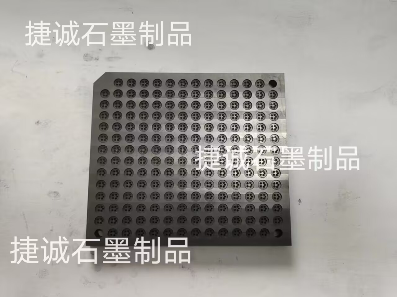 高溫封裝石墨工裝夾具，電子燒結(jié)石墨模具，燒結(jié)石墨模具，電子元件封裝石墨模具，電子產(chǎn)品燒結(jié)封裝石墨模具，石墨模具，石墨治具，石墨模具加工，石墨模具生產(chǎn)廠(chǎng)家